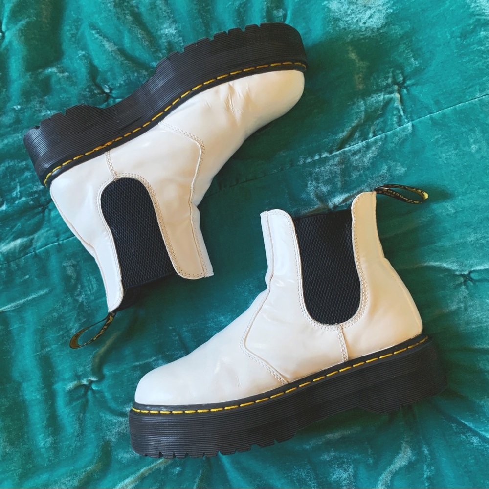 Dr. Martens 2975 Chelsea Quad Platform Ankle Boots women’s size 10 men’s size 9